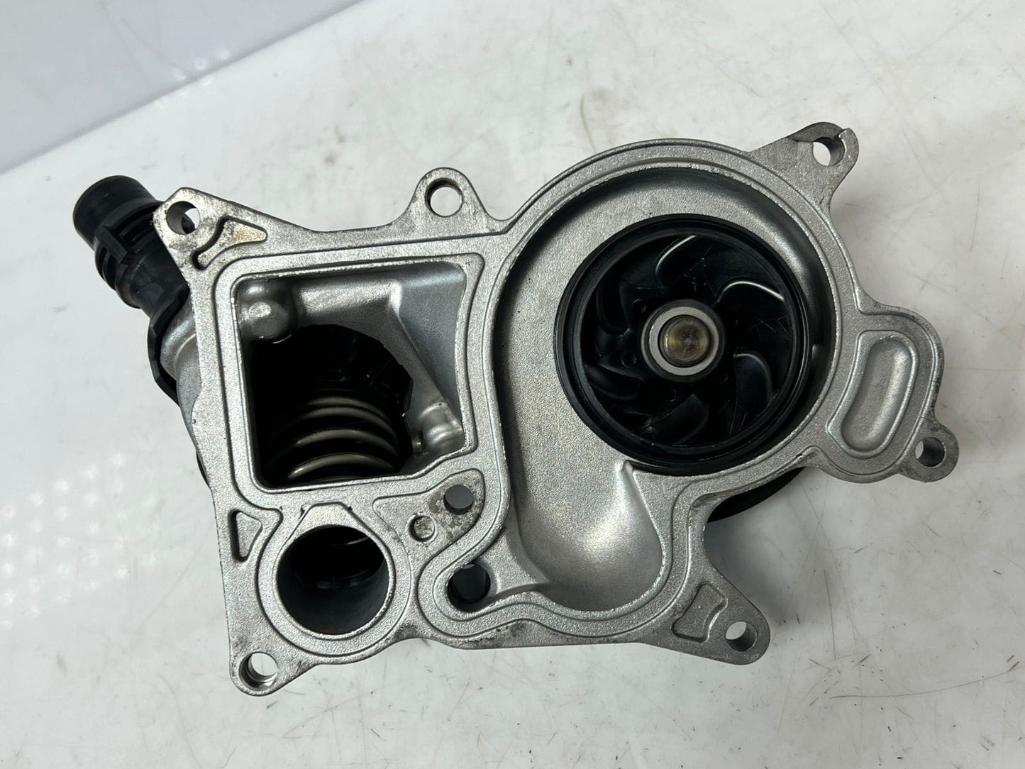 BMW 1 Series F20 F21 and 3 Series E92 N47D20C Water Pump 7810833