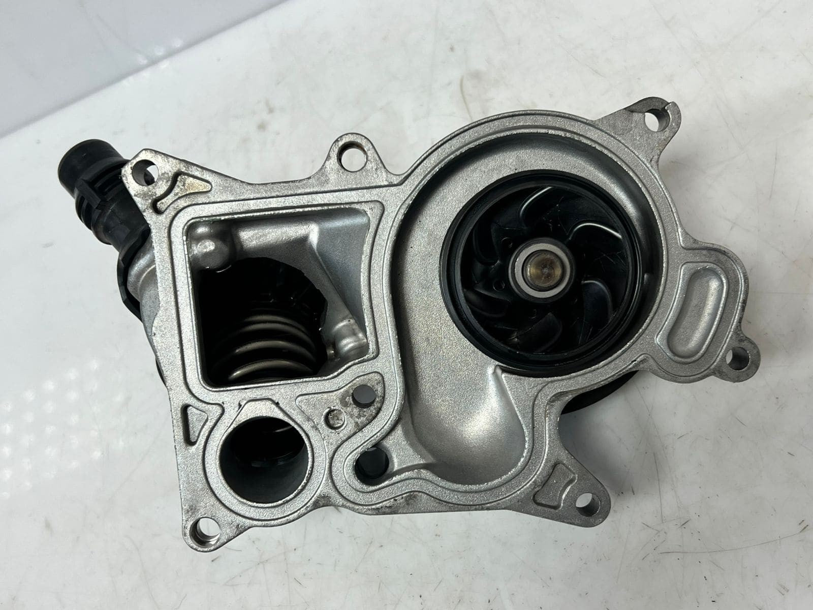 BMW 1 Series F20 F21 and 3 Series E92 N47D20C Water Pump 7810833