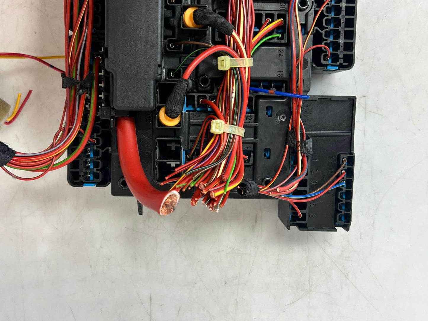 2016-2021 BMW 2 Gran Tourer F46 X1 F48 F49 Fuse POWER SUPPLY Box 9270356 OEM