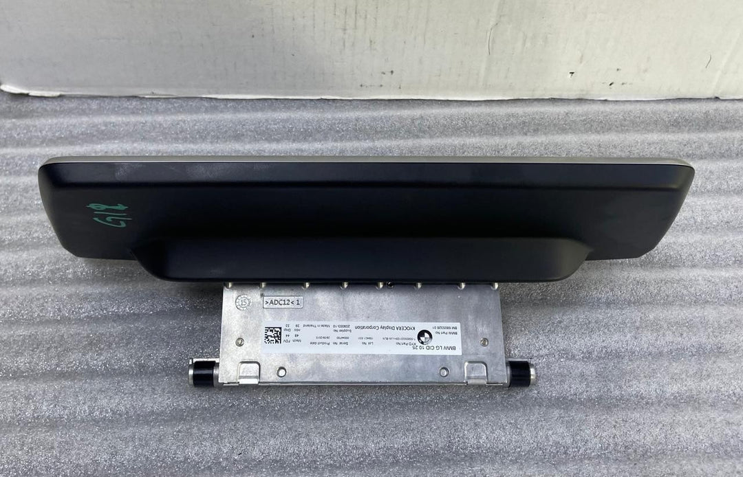 OEM BMW G11 G12 Navigation Central Information Display Screen 6805326
