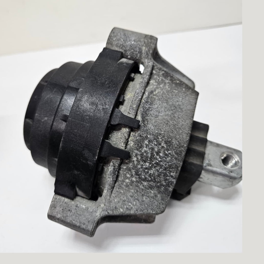 BMW 5 Series G30 Right Side Engine Mount 6883514 2016-2022