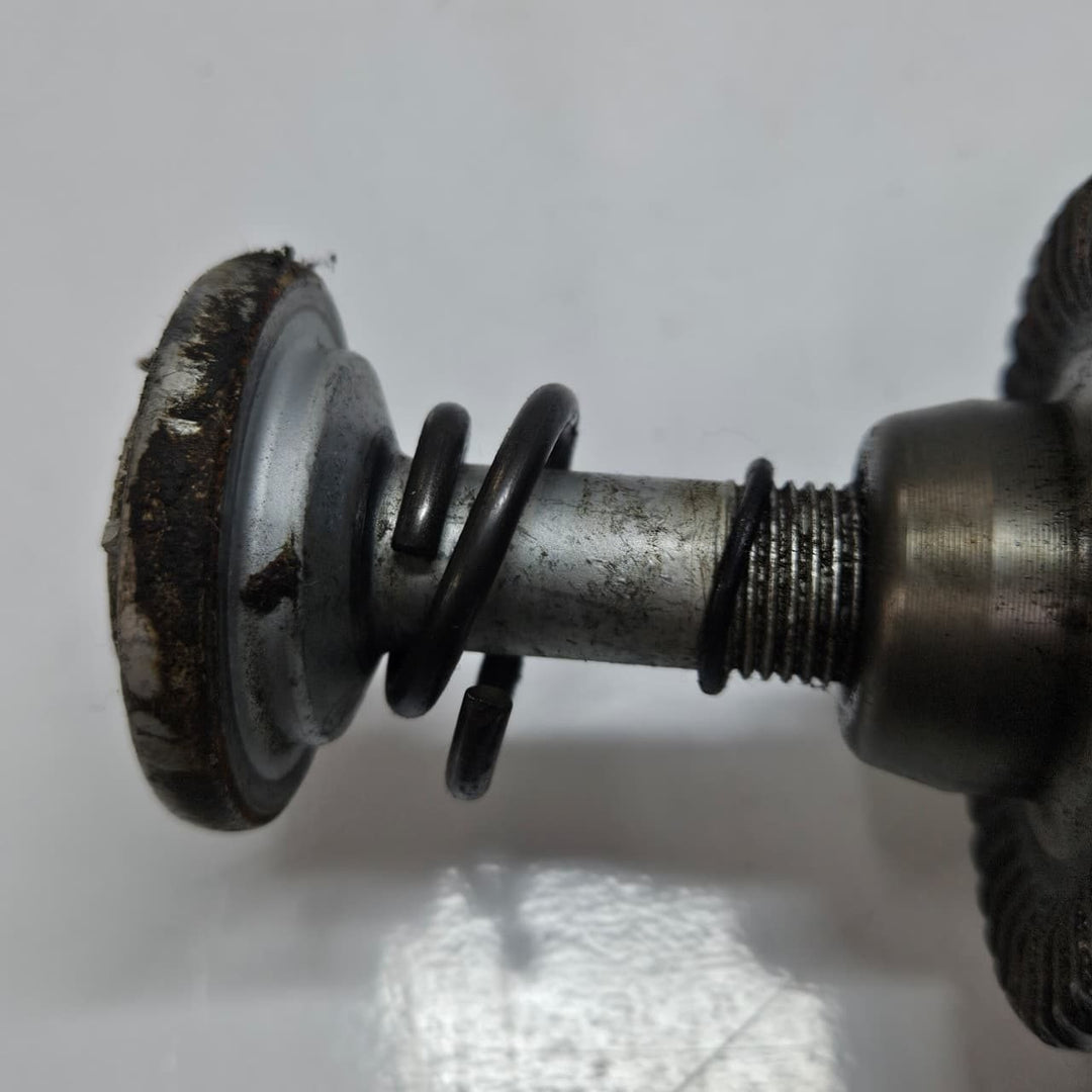 2016-2022 BMW 750i M760i xDrive Axle Shaft Rear Left 8639453