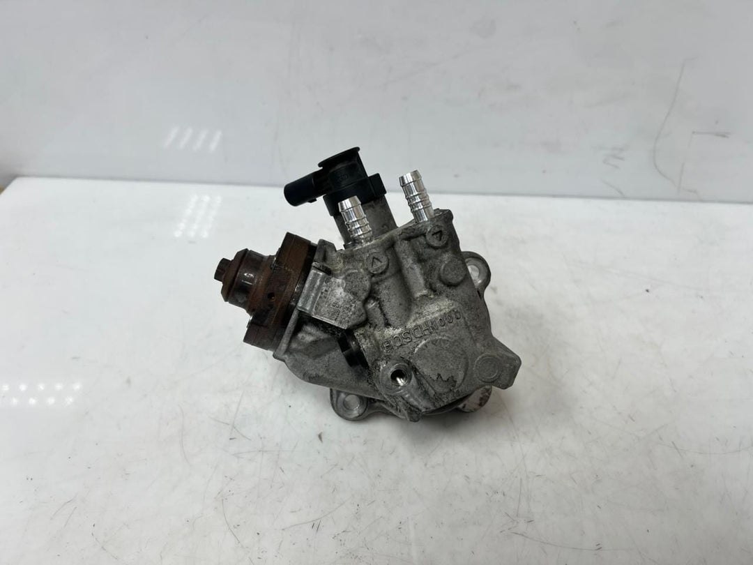 BMW 1 2 3 4 5 Series F20 F21 F30 X1 X3 E90 E92 High Pressure Fuel Pump 7810696