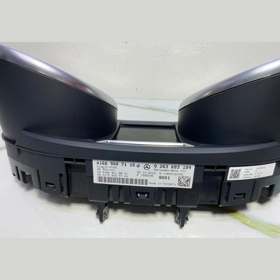 Benz Instrument Cluster A1669007110