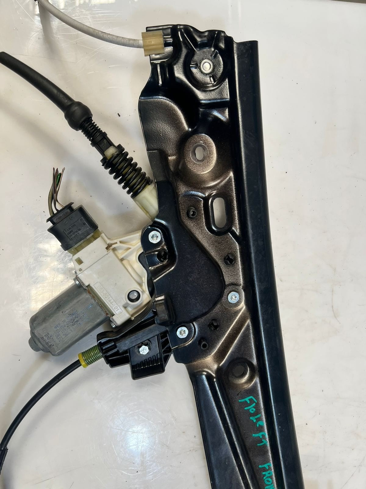2010-2016 BMW 528i 5 Series F10 F11 Window Regulator Front Left 7182111 OEM