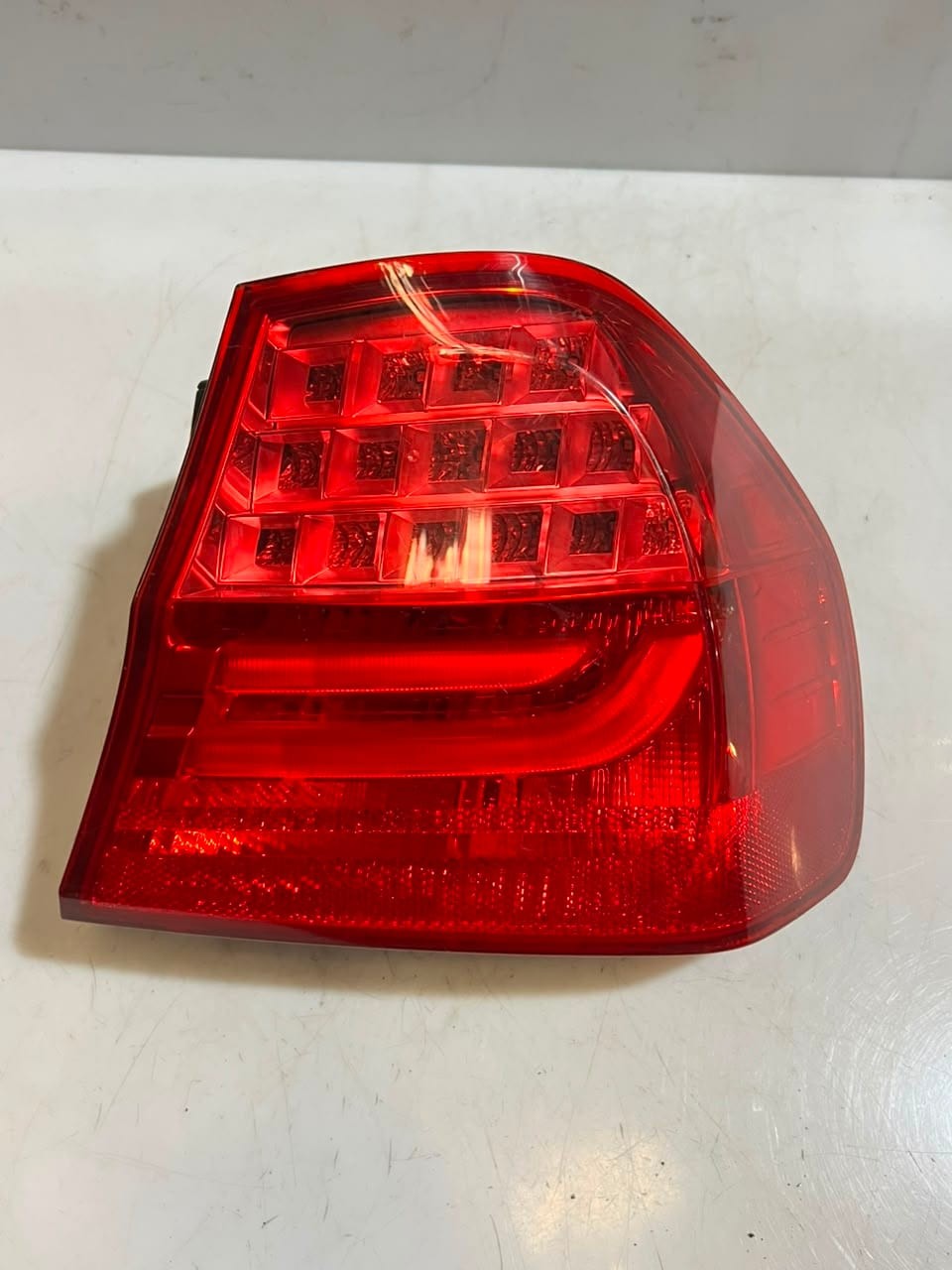 2008-2011 BMW 3 Series E90 and E91 328i REAR Tail Light SET LED 7154156 7154155