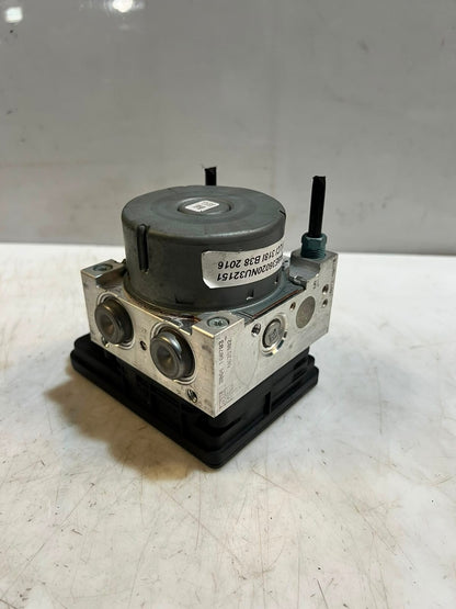 2018 BMW 320i F30 F31 F32 Abs Pump Control Module 6881172 OEM