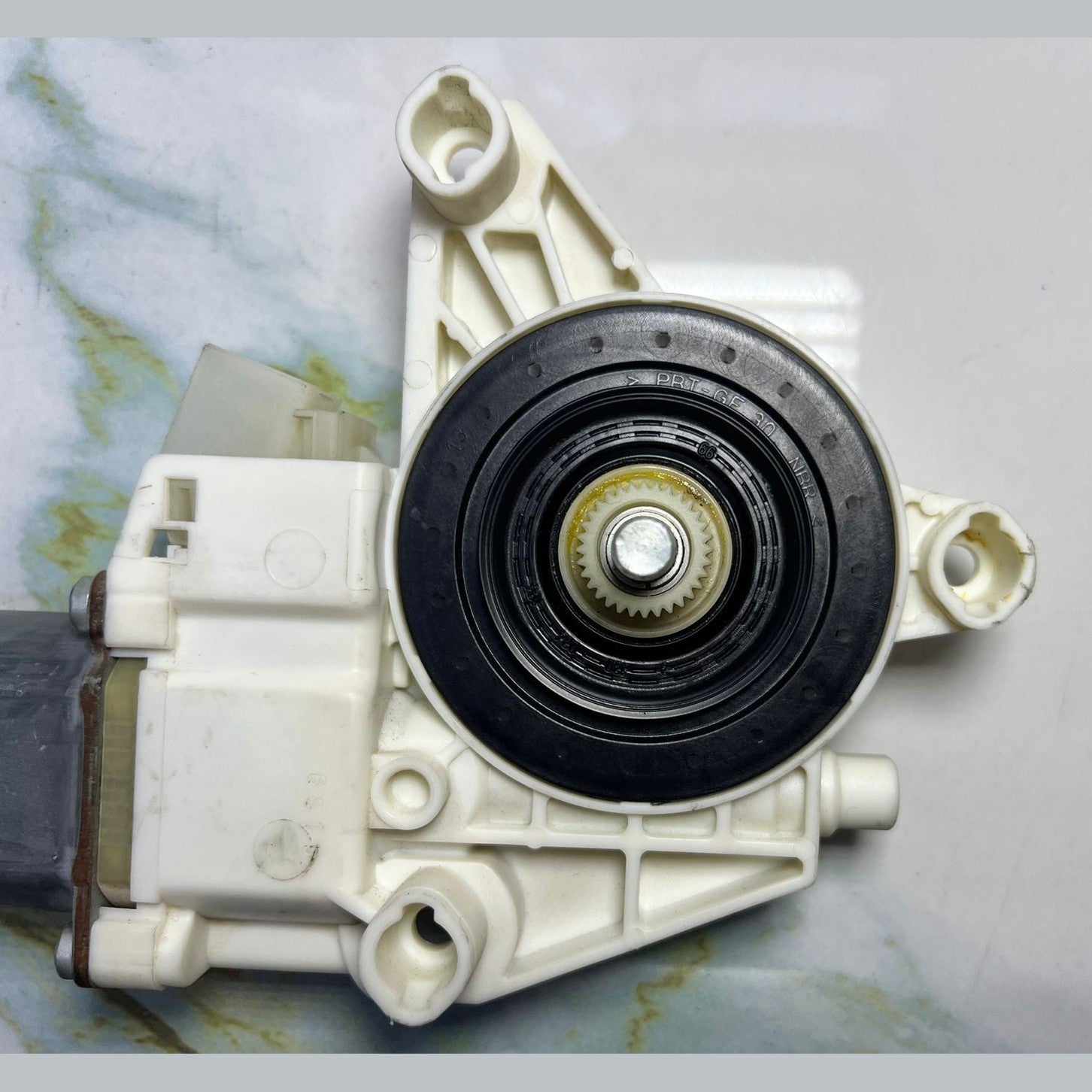 13-18 Mercedes-Benz W246 B-Class CLA Window Motor Front Right Side A246 9065200