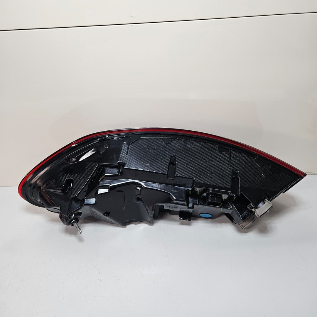 2019 BMW X6 G06 LCI Taillight Led Side Panel Left 7421113