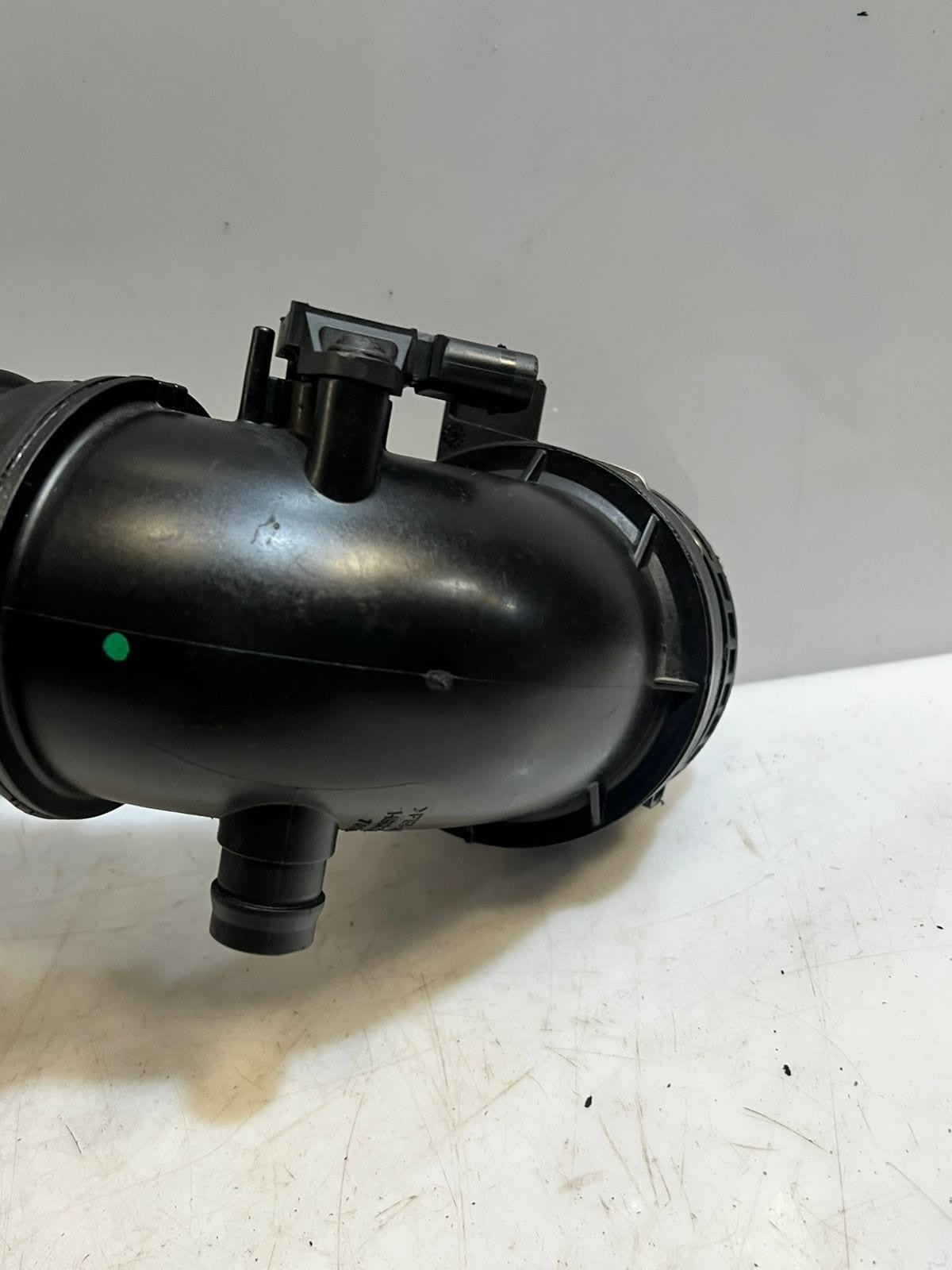 2012-2016 BMW 328i F32 F33 F36 F30 F31 N20 Turbocharger Intercooler Pipe 7597592