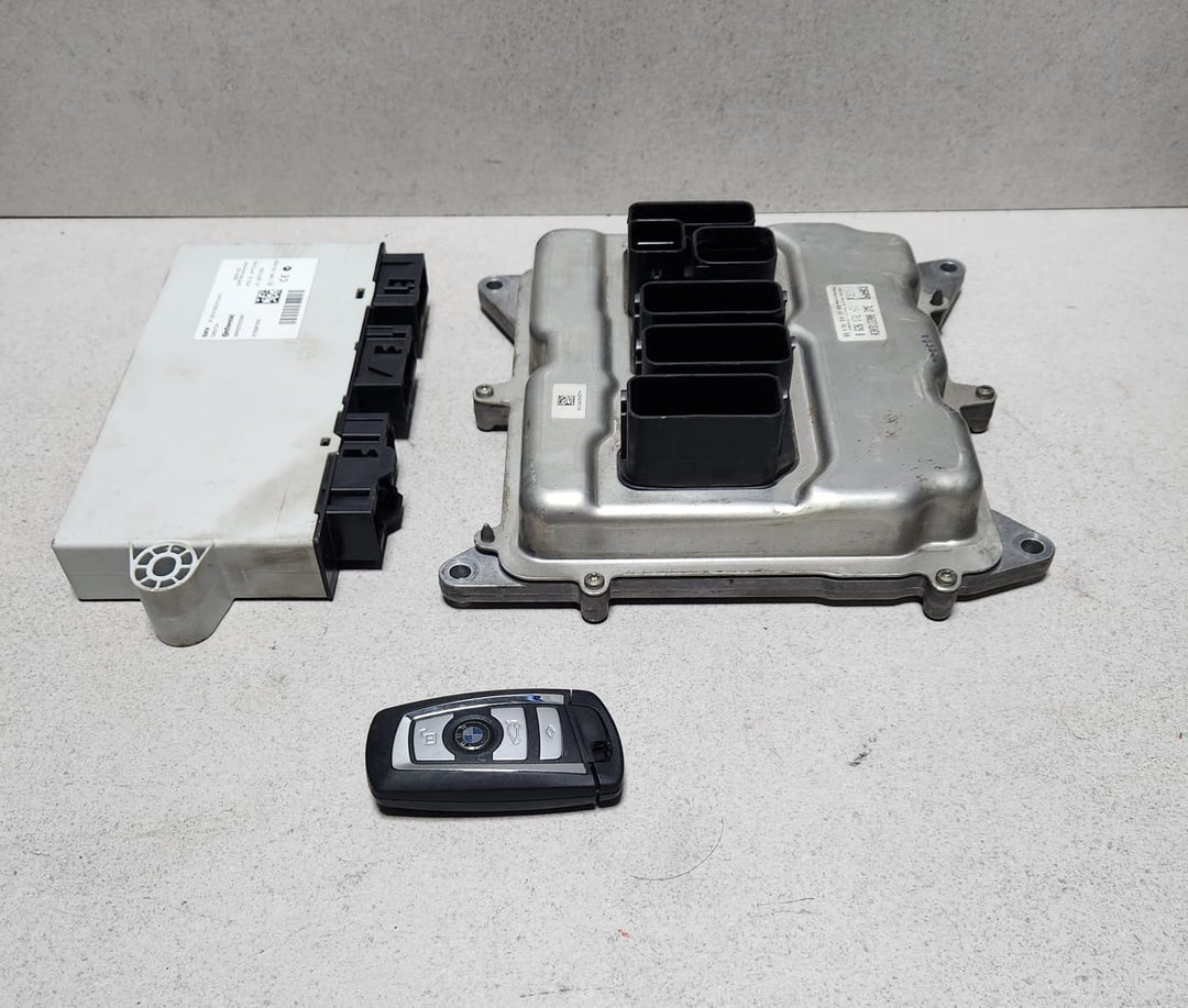 2014 BMW 320i 2014 F30 N20 Engine Control Unit DME ECU Set 8626172 OEM