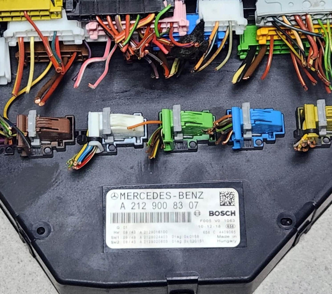 2010-16 Mercedes E-Class Front Sam Control Fuse Box Module A2129008307 W212 W204
