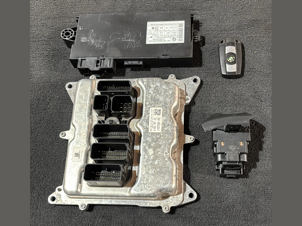BMW X1 SERIES E84 2014 ENGINE CONTROL UNIT ECU SET + CASE + KEY DME 8631727