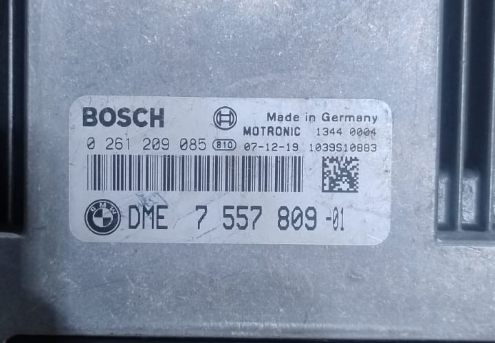 BMW 1 E81 E87  ENGINE CONTROL UNIT MODULE ECU  ONLY BOSCH - 7557809