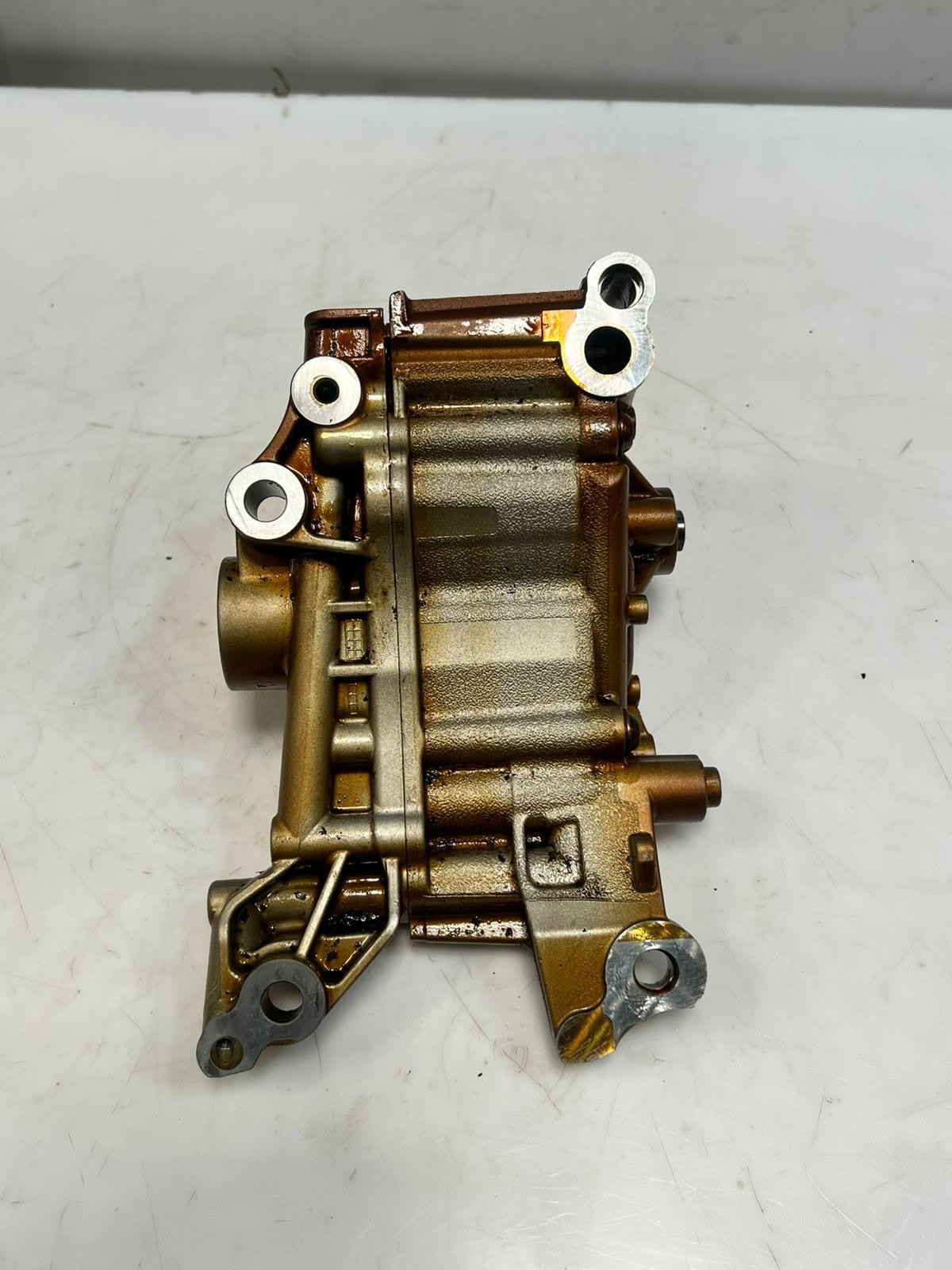 2011-2012 BMW X3 F25, 528i F10 and Z4 E89 3.0L Engine Oil Pump 7573748 OEM