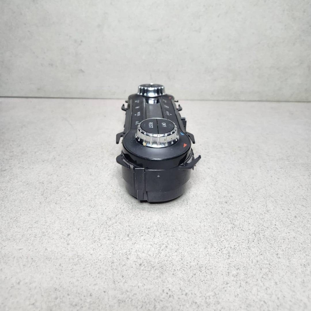 Mercedes-Benz A-Class W176 CLA GLA Climate Control Unit A2469008415 OEM