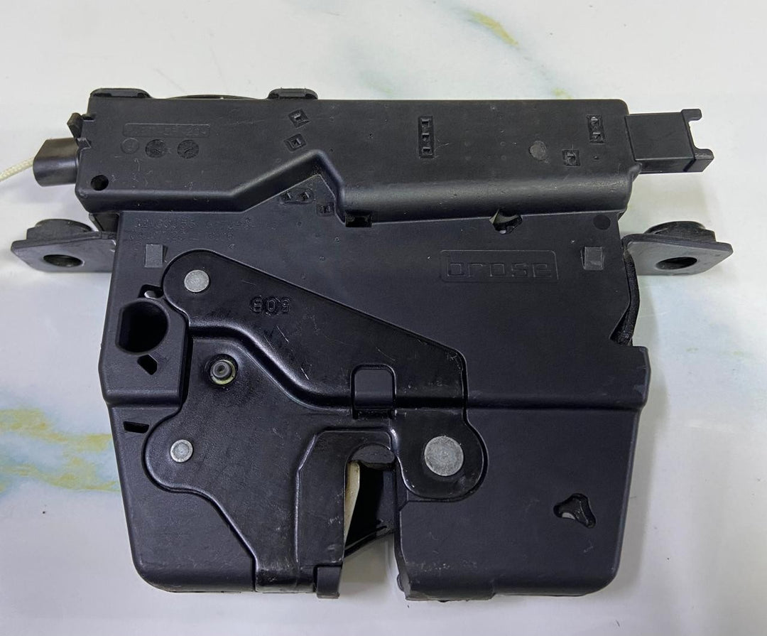 OEM BMW 3 F30 F31 F80 Tailgate lock rear trunk tailgate lock 7191212