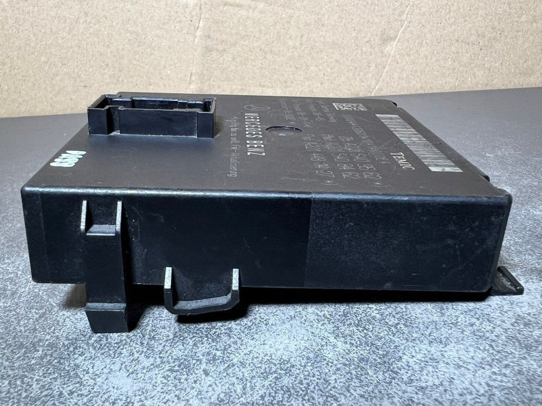 2010-2012 Mercedes-Benz W221 S-Class Gateway Control Module A221 5409562 OEM