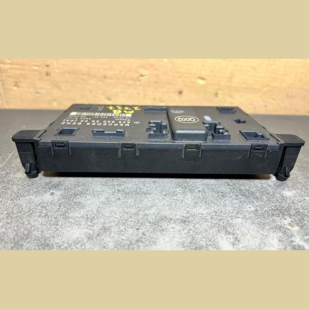 Mercedes-Benz W639 Vito Front Left Side Door Control Module A639 9002900 OEM
