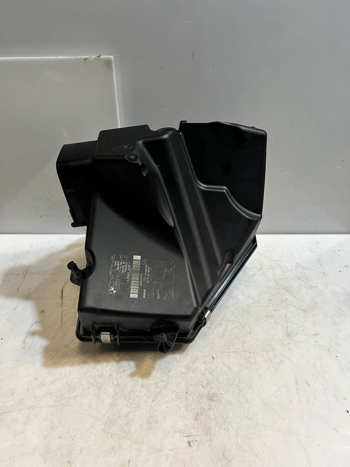 BMW 1 3 5 Series F20 F22 F30 F32 F36 B48 Air Filter Box MAHLE 8601677 OEM
