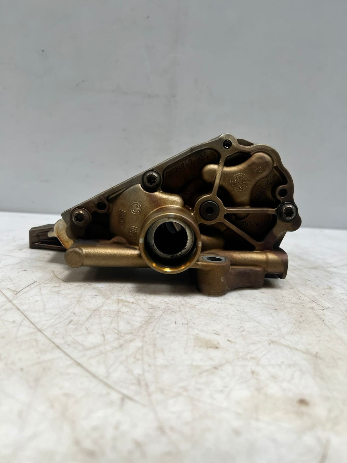 2008-2012 BMW 135i 335i 535i X3 X5 X6 N55B30A 3.0P Engine Oil Pump 7573747 OEM