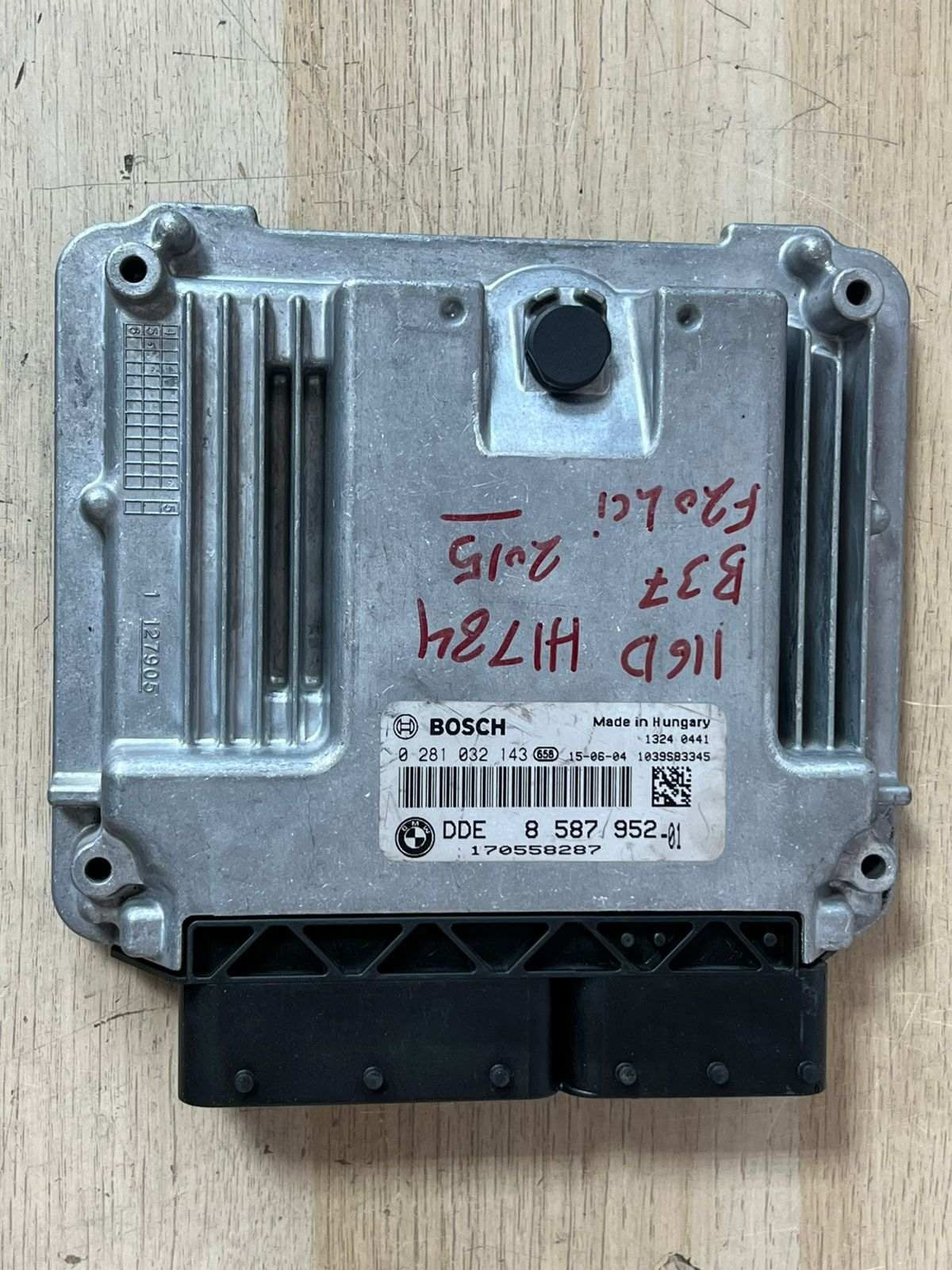 BMW Engine Control Unit 8587952