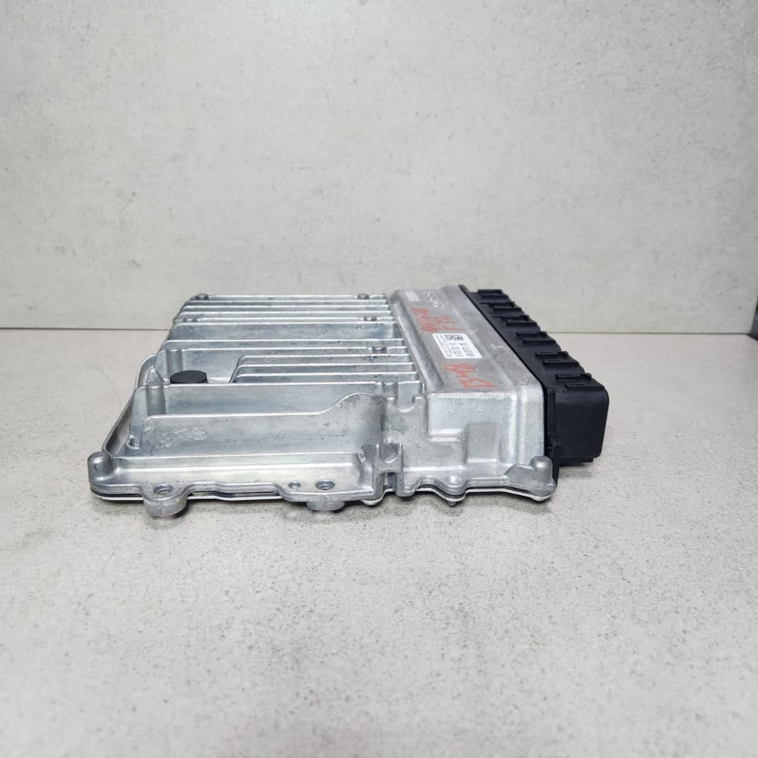 BMW F30 F31 F32 F33 F34 F35 B48 330i 430i Engine Control Unit DME 8676533 OEM