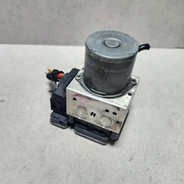 2014-2018 BMW X6 Abs Pump Module 6864794 X5 F15 and X6 F15 F16 F85 F86 
