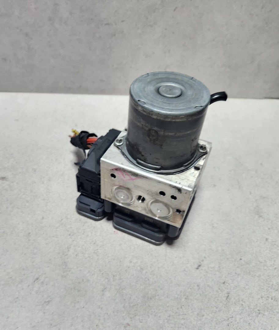 2014-2018 BMW X6 Abs Pump Module 6864794 X5 F15 and X6 F15 F16 F85 F86 