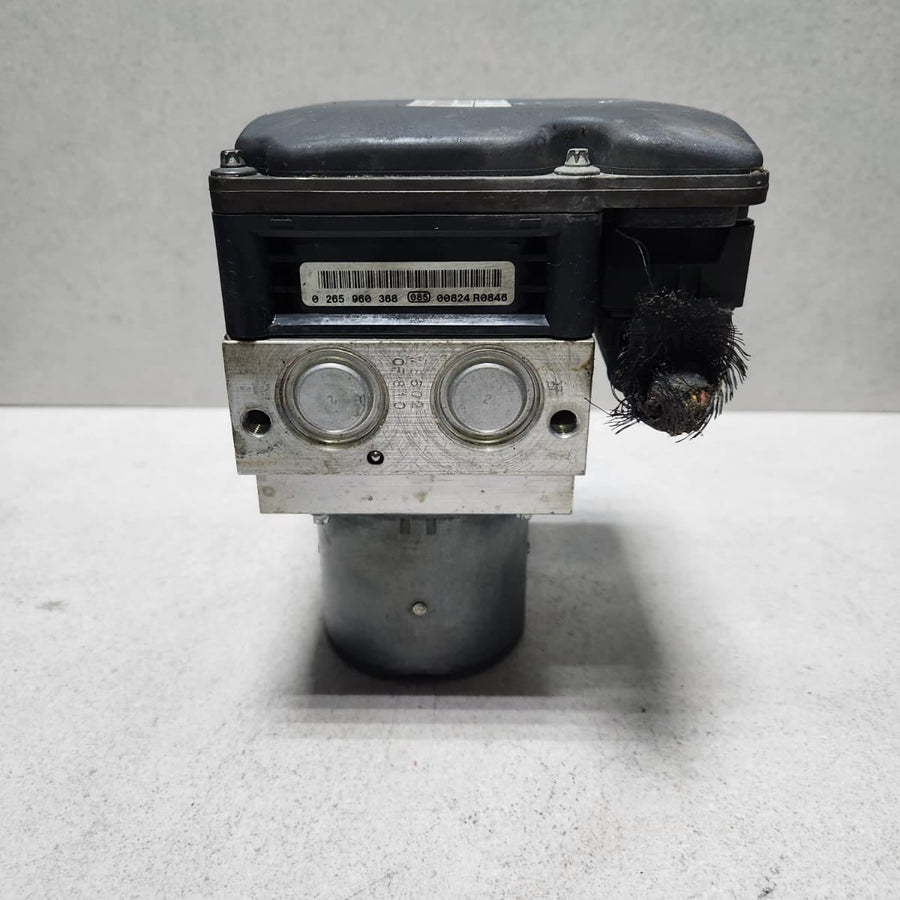 BMW Abs Hydraulic Unit 6799048 7 Series F01 F02
