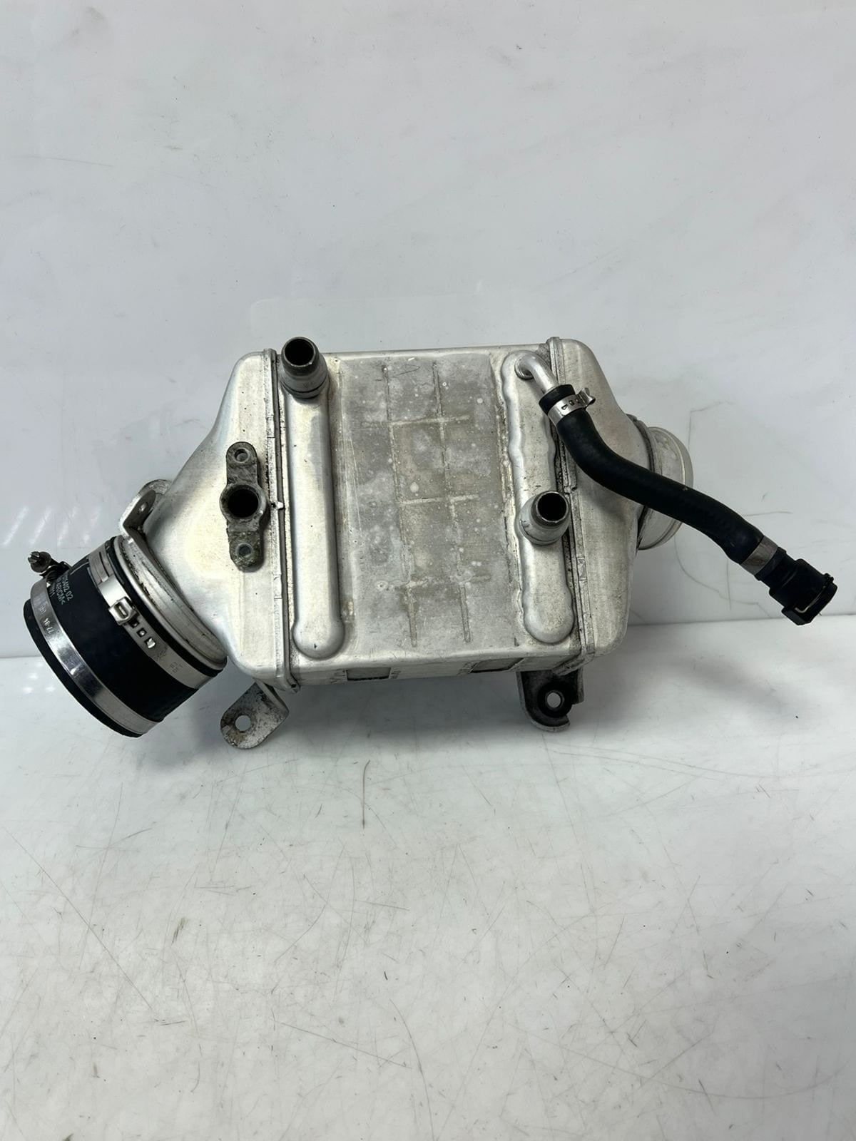 2008-2019 BMW X6 F01 F02 F04 F10 E70 F15 Right Turbocharger Intercooler 7575406