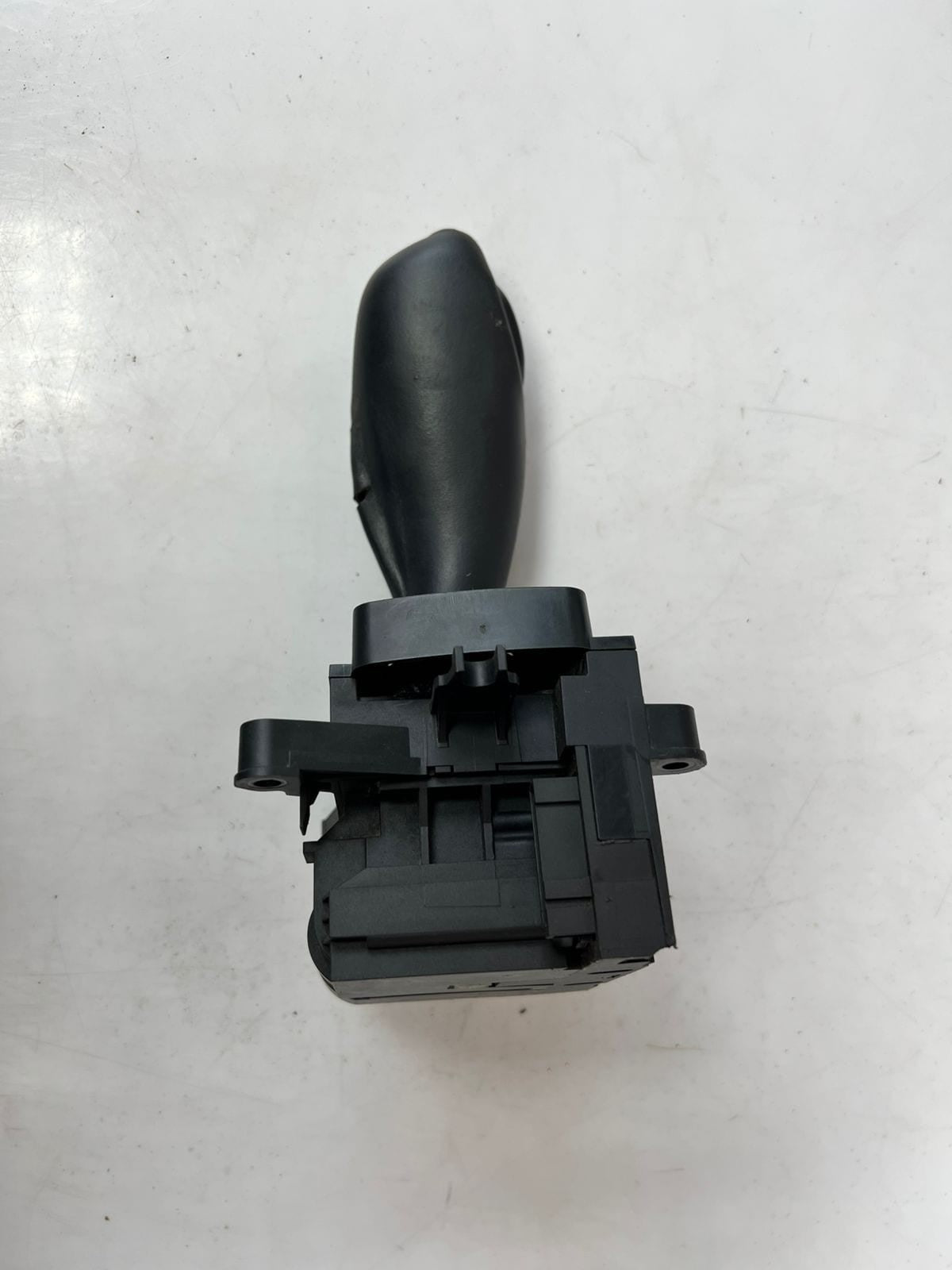 2020-2022 BMW 740i 7 Series G11 and G12 Gear Selector Switch 9458747 OEM