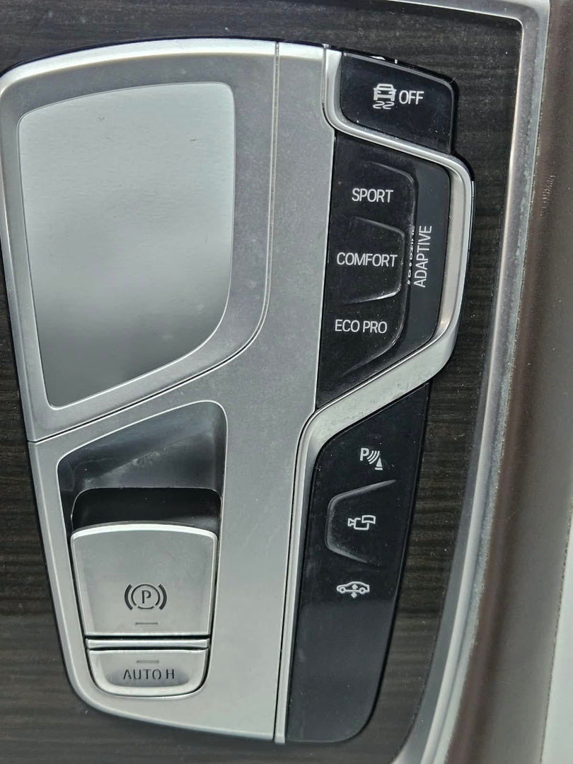 9352292-2015-2019 BMW 750i G11 G12 RHD Center Console Trim idrive & Switches OEM