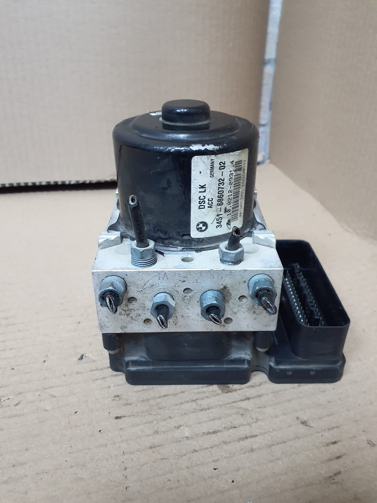 2014-2015 BMW F30 F31 F32 328d ABS DSC ANTI LOCK HYDRAULIC PUMP Control 6860733