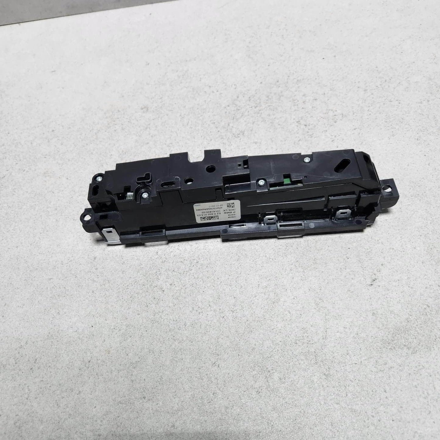 2017-2019 BMW X3 Center Console Operating Unit 6832014 G01 X3 G30 G31 G32 G38