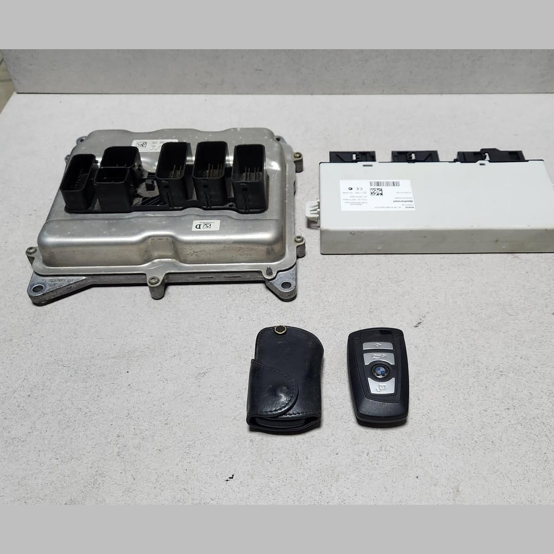 2015 BMW 520i Engine Control Unit ECU Set 8606777 F30 F31 320iX F10 F30 N20 