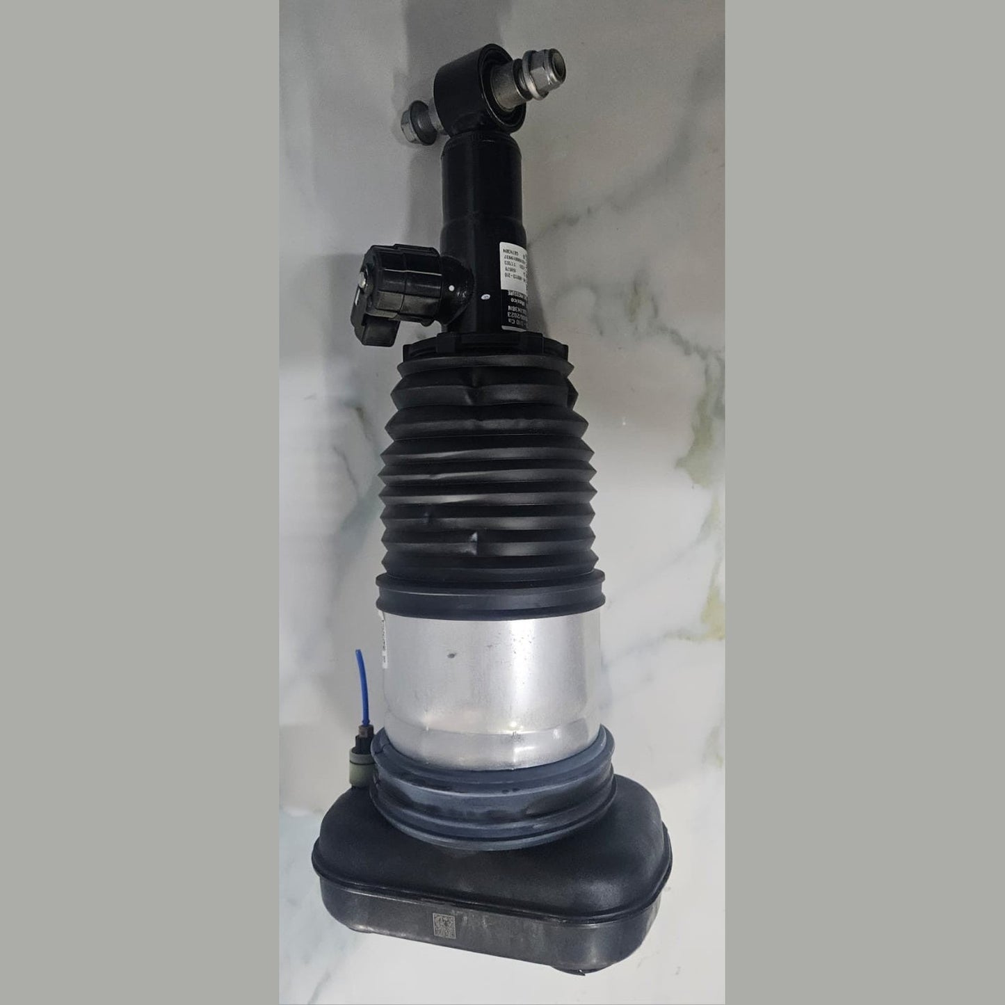 OEM BMW X5 G05 S68 REAR AIR SUSPENSION SHOCK G05 LCI RA PHEV RH 6869038 20KM 