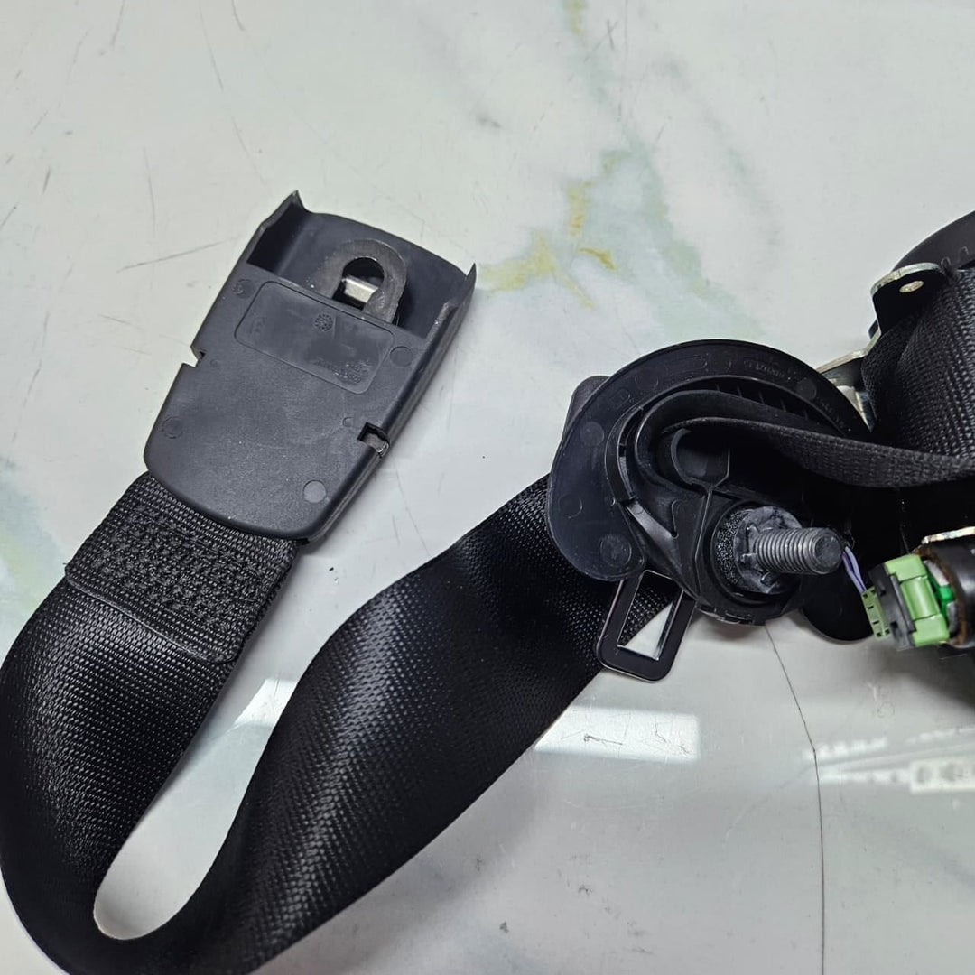 2019 BMW X1 F48 X2 F39 Front Left Seat Belt 7401713