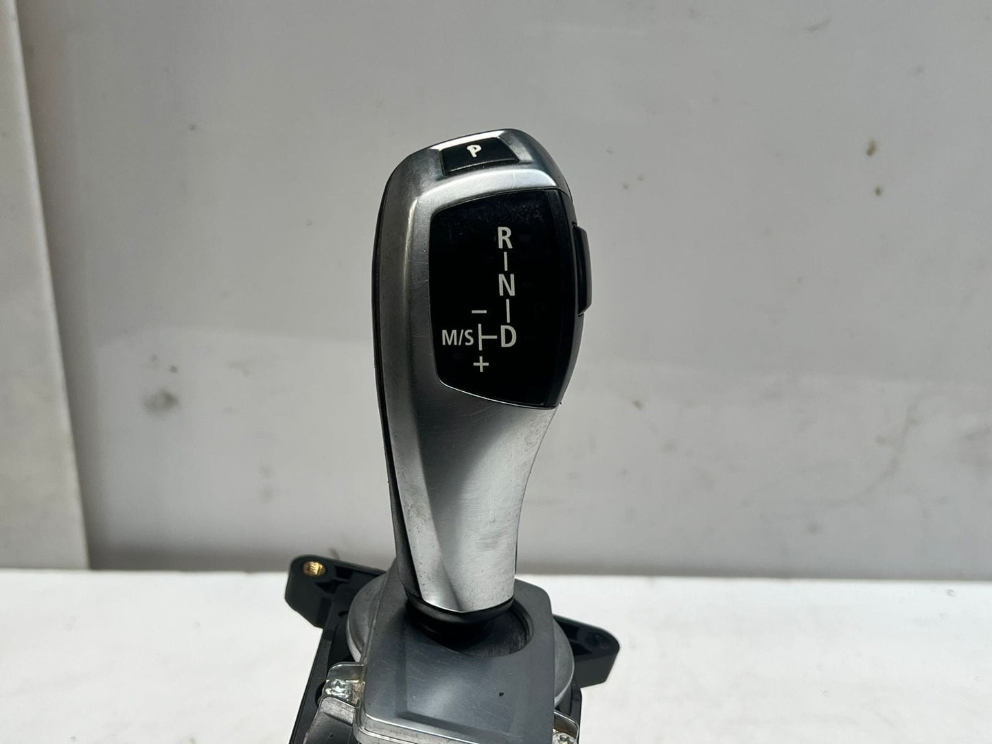 2007 BMW X5 E70 and X6 E71 Automatic Gear Shift Selector Switch 9162977 OEM RHD