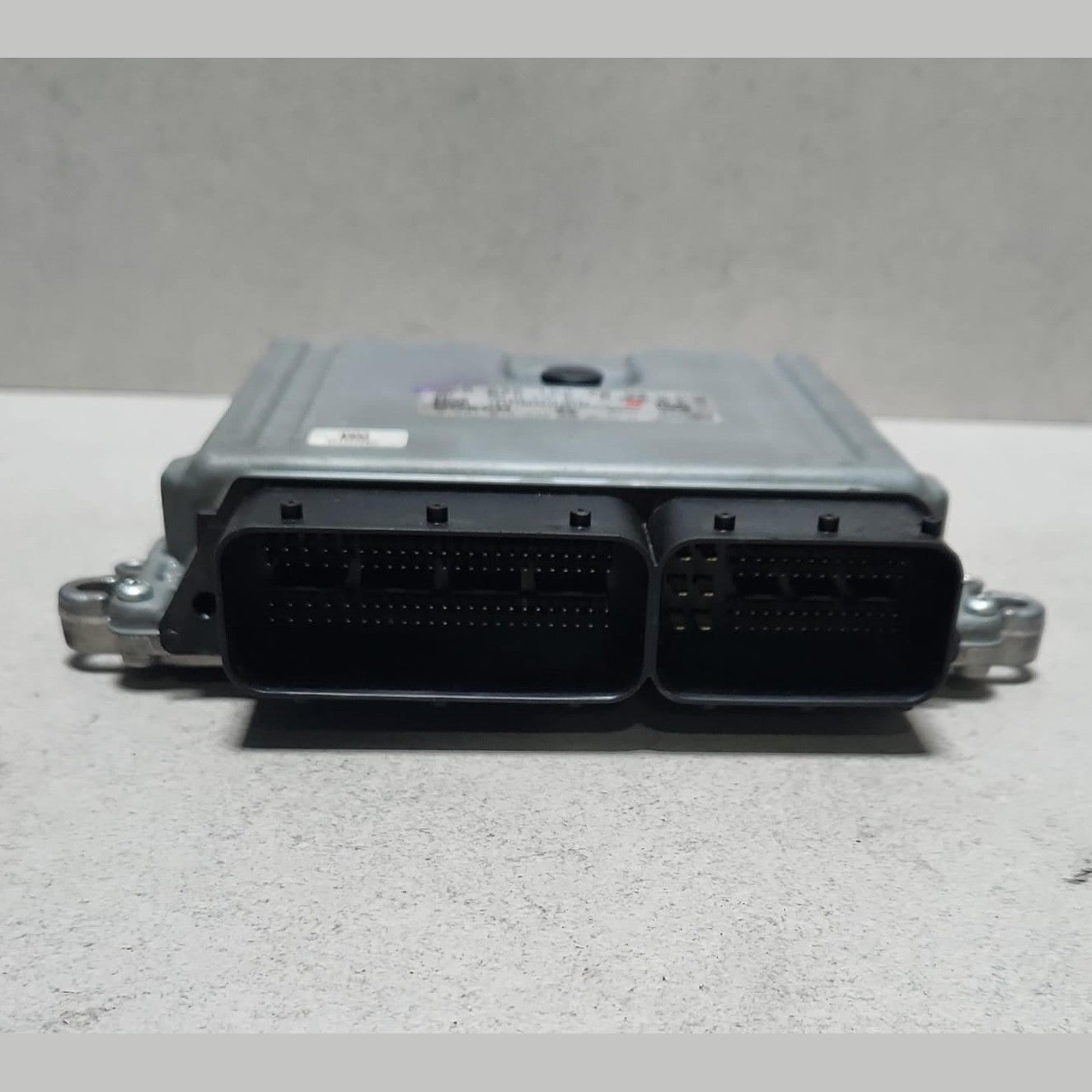 Benz Engine ECU A642 1501134  A 642 150 11 34 DIESEL ECU 3.0L 6 ZYL 