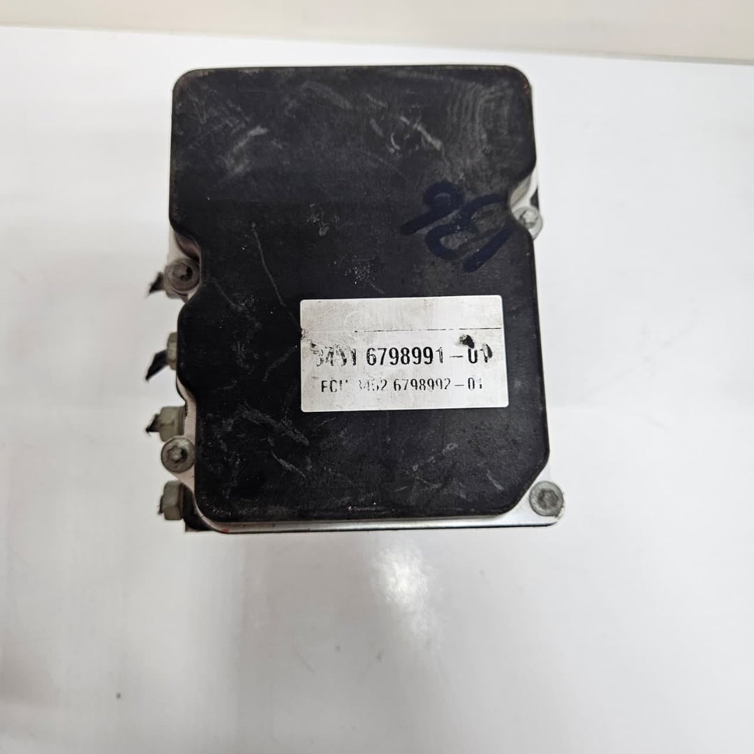 2010 BMW X1 E84 ABS Pump Hydraulic Unit 6798991 USED