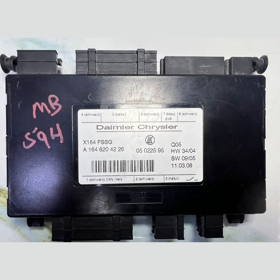Mercedes W164 GL350 ML Third Seat Row Power Folding Control Module A164 8204226