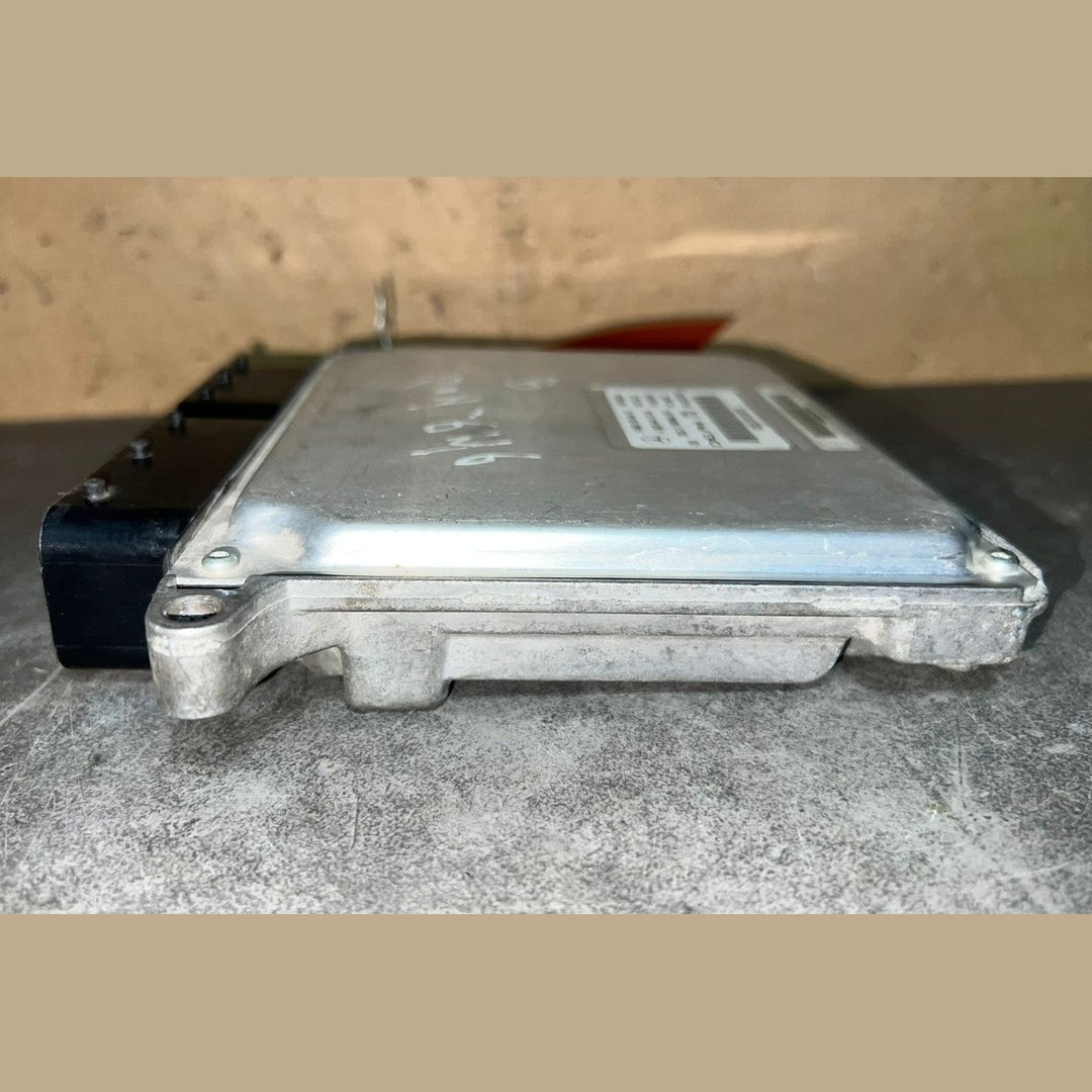 08-12 Mercedes W204 C-Class Engine Control Module Unit ECM ECU A646 1504472 OEM