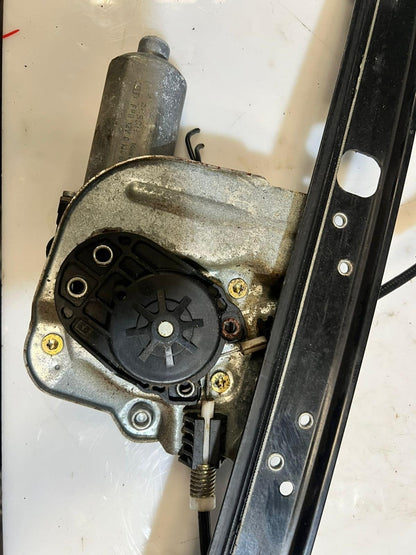2000-2006 BMW X5 E53 Front Right Window Regulator With Motor 8254912 OEM