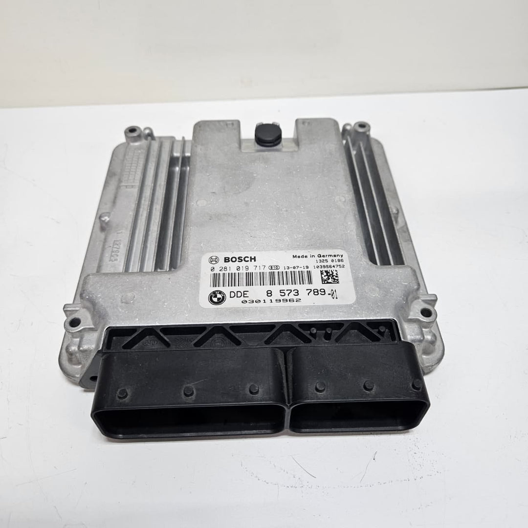 2013 BMW X5 F10 F07 F15 with N57 Engine Control Unit DDE 8573789 OEM