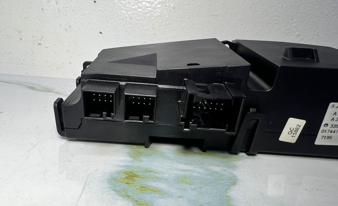 07–13 Mercedes Benz W221 S-Class AC Heater Climate Control Switch A221 8704958