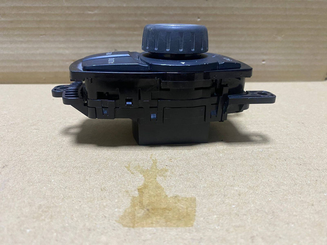 2012-2018 BMW 320i Idrive Control Switch Controller 9261704-F20,F21,F25,F31,F34