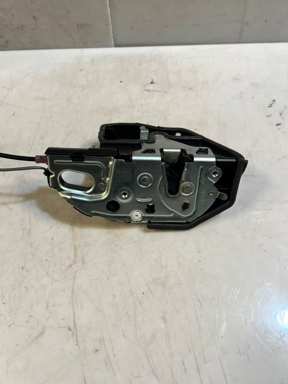 BMW 5' F07 Gran Turismo Door Lock Complete Front Right Auto Soft Close 7148476