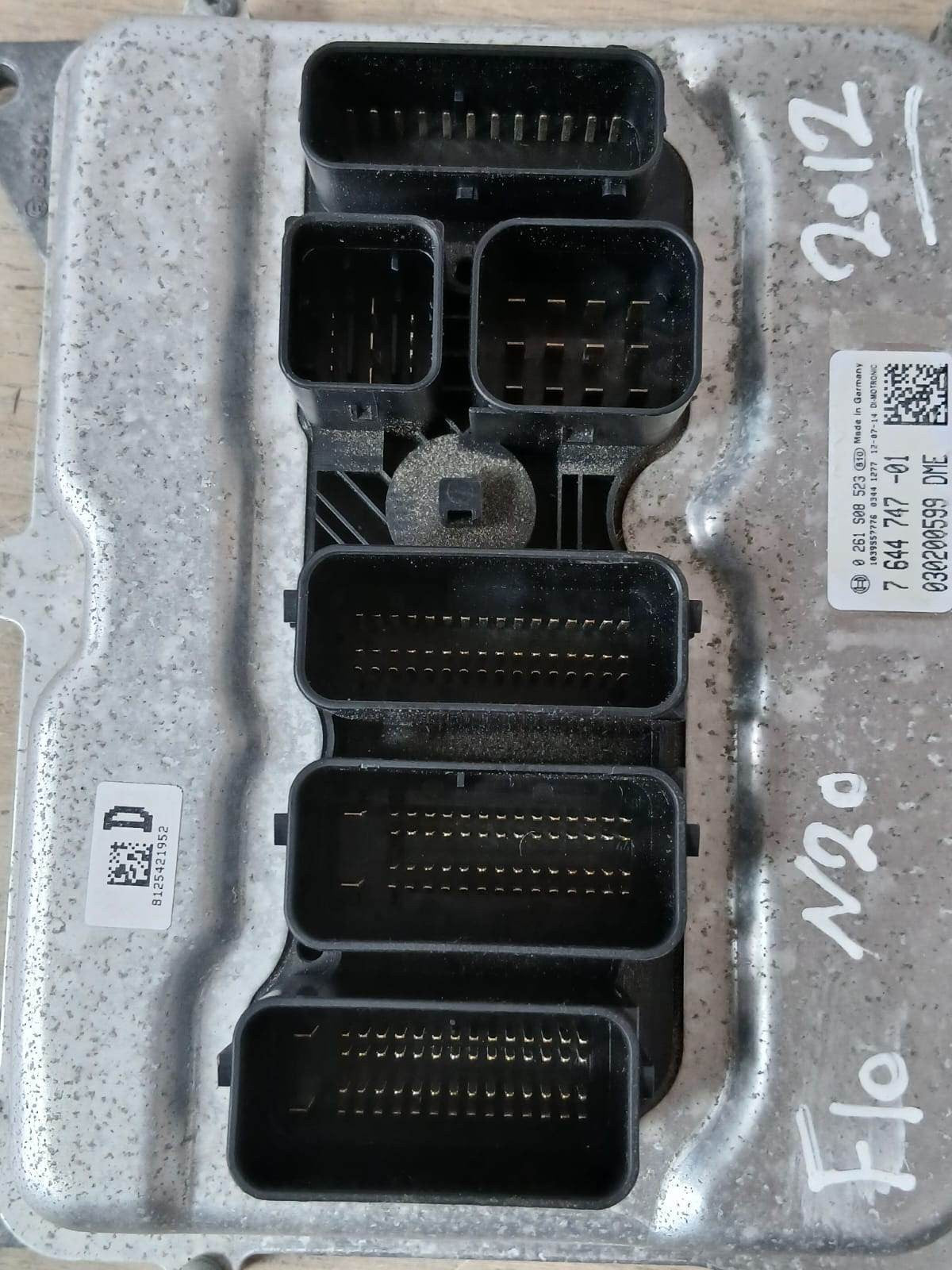 BMW 520i F10 2012-2013 N20 ENGINE CONTROL ECU UNIT + CAS + KEY 7644747