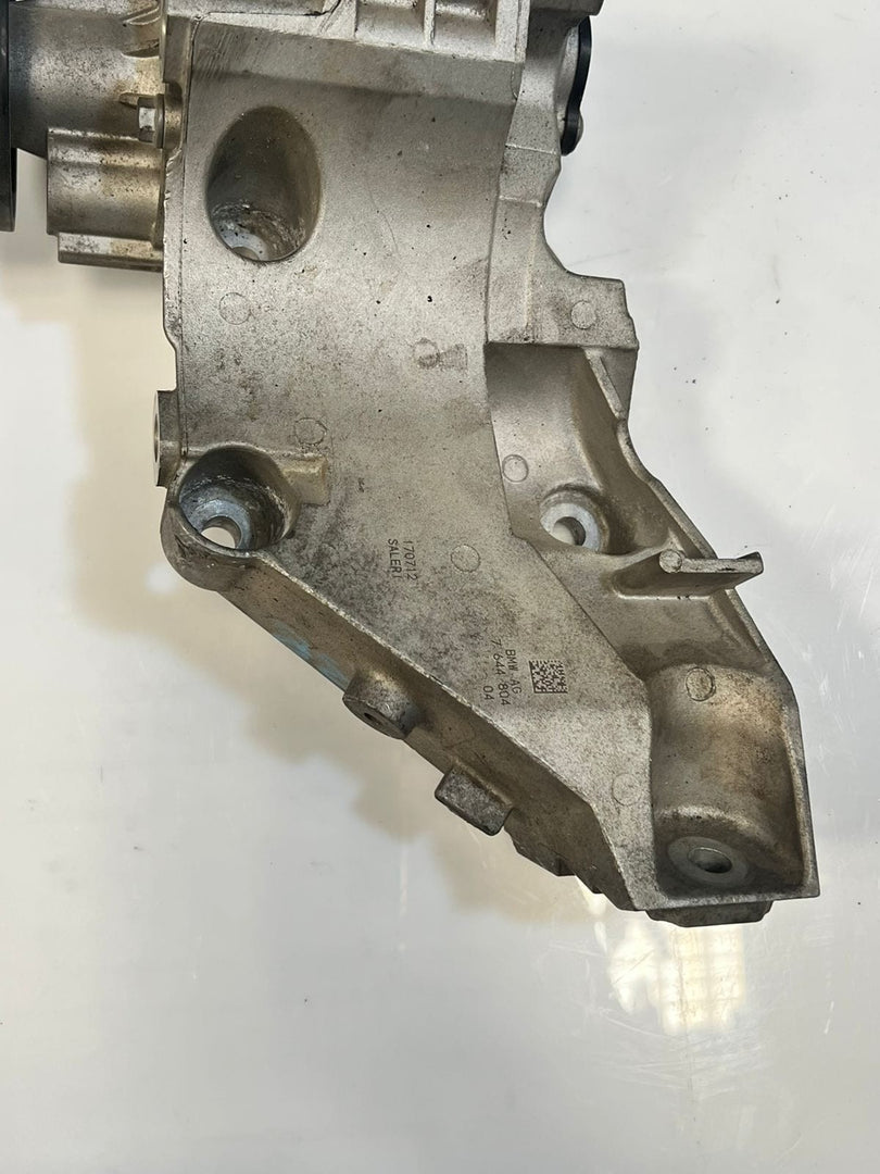 BMW F20 F21 F22 F23 F30 F31 Coolant WATR Pump With Carrier BRACKET 7644804 OEM